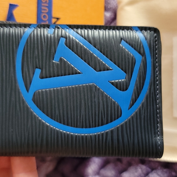 Louis Vuitton Epi Leather Pocket Organizer Men Wallet Giant LV by Virgil Abloh - Picture 8 of 9